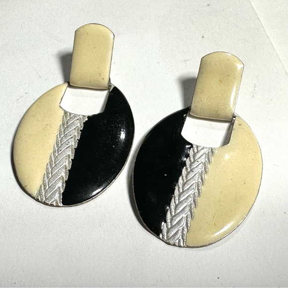 Vintage Open Door Knocker Earrings Retro Lt Wt Yellow White & Black Articulated - Picture 3 of 6